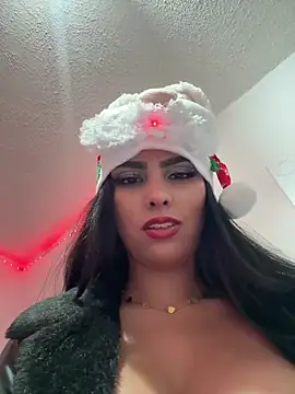 Snapshot of Maddy_Rouse_ chatting on December 25, 2024, 2:46 am Maddy Rouse  online show from December 25, 2024, 2:46 am