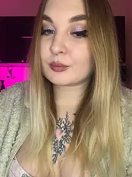 Snapshot of Greeenfriends6969 chatting on January 15, 2025, 12:30 am Greeenfriends6969 online show from January 15, 2025, 12:30 am