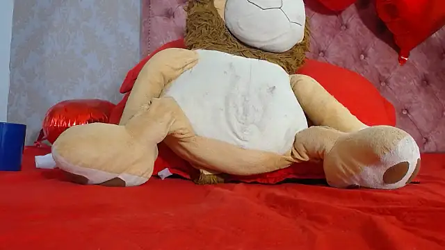 LAURA SMIITH online show from February 16, 2025, 6:43 pm