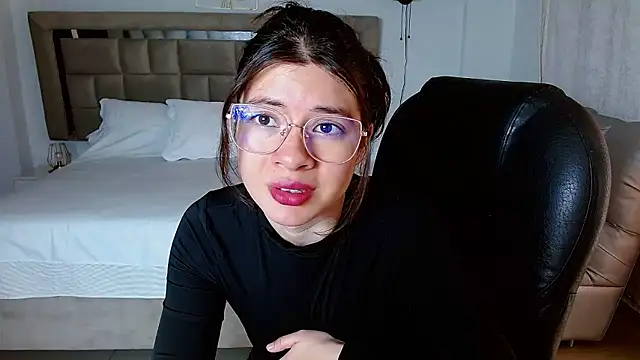 zoecruzz online show from January 15, 2026, 3:27 pm