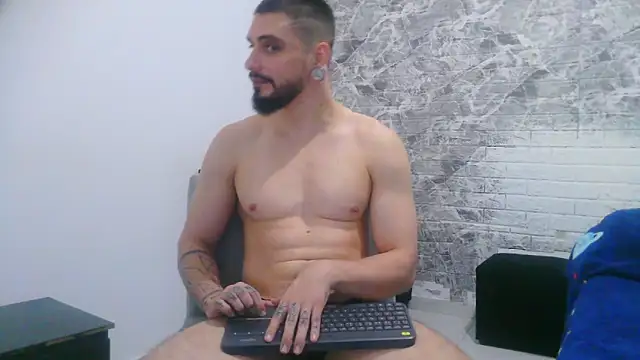 Aaron kwok28 online show from September 18, 2025, 10:12 pm