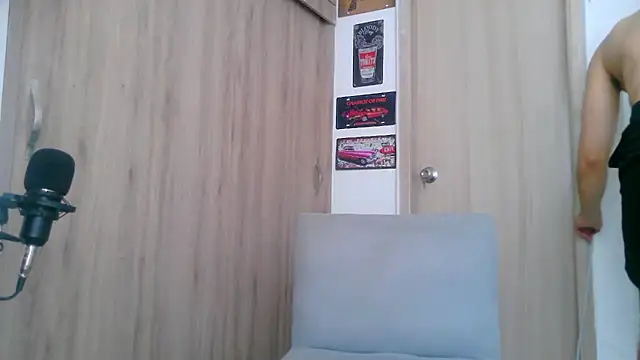 Aaron kwok28 online show from October 9, 2025, 5:00 pm