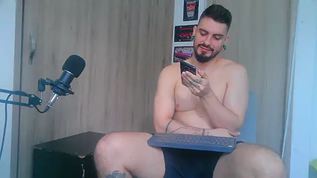 Aaron kwok28 online show from November 23, 2025, 9:14 pm