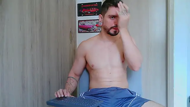 Aaron kwok28 online show from April 18, 2026, 4:22 pm