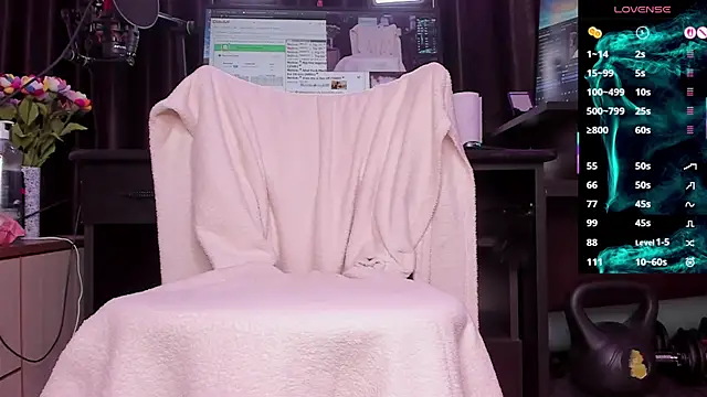 Raissa sky26 online show from May 18, 2026, 2:51 am