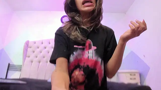 BritneyCollins online show from February 25, 2026, 12:48 pm