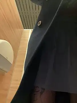 Holly Play online show from January 21, 2025, 3:21 pm