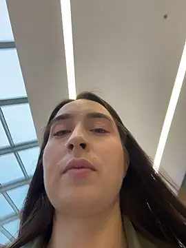 Holly Play online show from November 13, 2025, 9:19 am