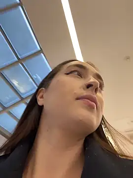 Holly Play online show from December 15, 2025, 12:09 pm