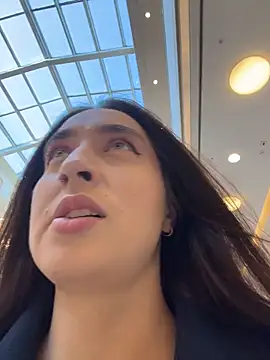 Holly Play online show from March 11, 2026, 12:00 pm