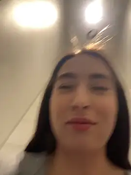 Holly Play online show from March 25, 2026, 12:11 pm