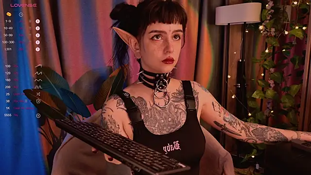 MichaellaMoon online show from January 31, 2025, 9:48 pm