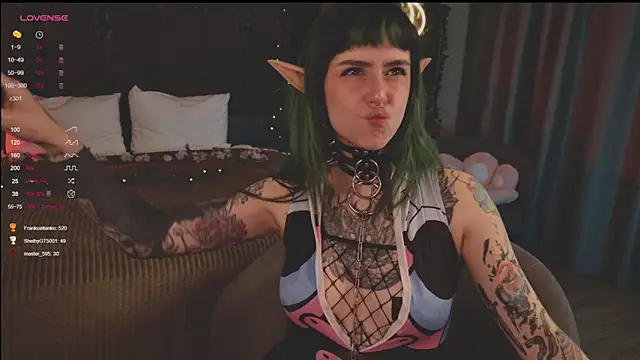 MichaellaMoon online show from March 21, 2025, 9:12 pm