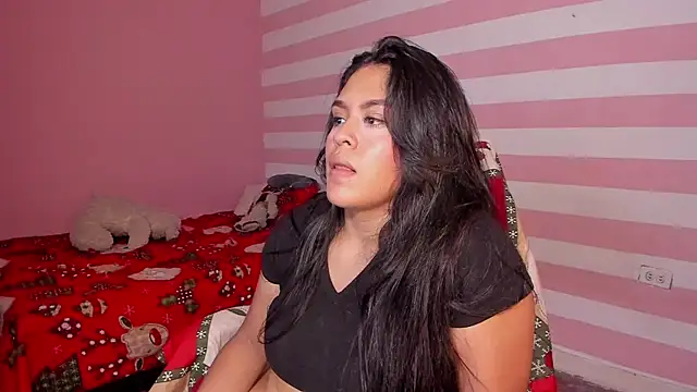 Snapshot of Loveequinn chatting on December 21, 2024, 12:20 am Loveequinn online show from December 21, 2024, 12:20 am