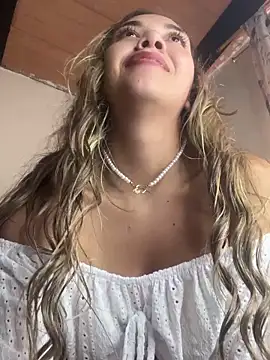 Iris lee online show from March 13, 2025, 7:39 pm