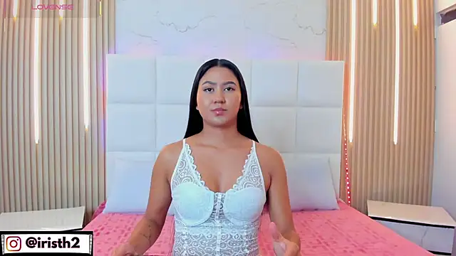 Iris Thompson  online show from October 9, 2025, 4:10 am