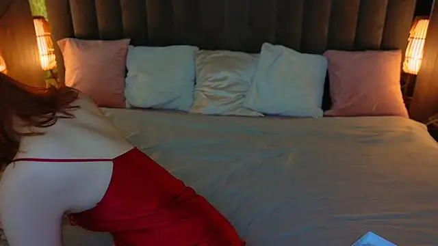 Sasha Exclusive online show from November 6, 2025, 9:32 am