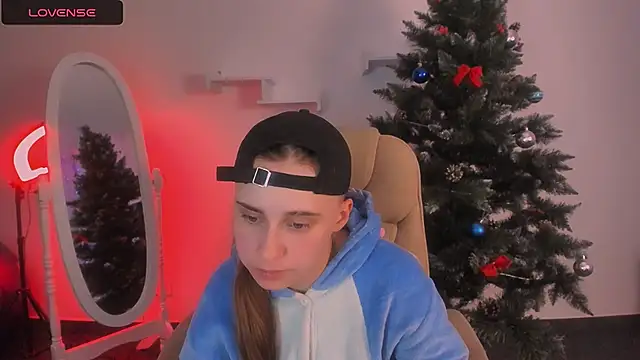 Snapshot of Dolly__Queen_ chatting on December 9, 2024, 2:24 am Dolly Queen online show from December 9, 2024, 2:24 am