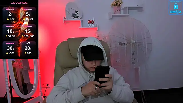 Snapshot of Dolly__Queen_ chatting on January 24, 2025, 11:34 pm Dolly Queen online show from January 24, 2025, 11:34 pm