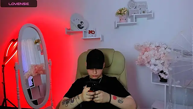 Snapshot of Dolly__Queen_ chatting on February 14, 2025, 9:43 pm Dolly Queen online show from February 14, 2025, 9:43 pm