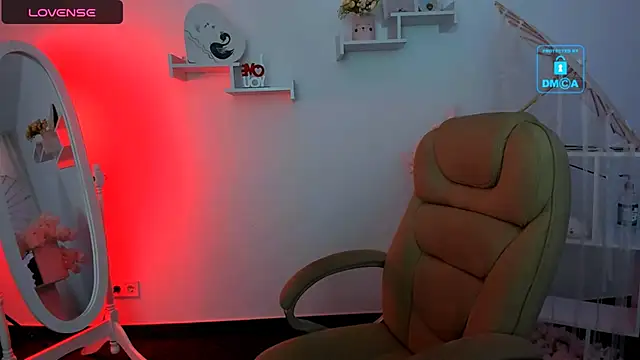 Snapshot of Dolly__Queen_ chatting on February 25, 2025, 9:02 pm Dolly Queen online show from February 25, 2025, 9:02 pm