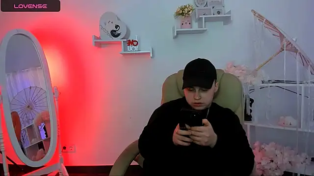 Snapshot of Dolly__Queen_ chatting on March 4, 2025, 8:16 pm Dolly Queen online show from March 4, 2025, 8:16 pm