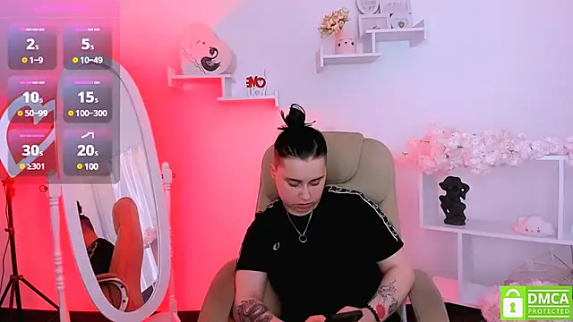 Snapshot of Dolly__Queen_ chatting on March 16, 2025, 3:14 am Dolly Queen online show from March 16, 2025, 3:14 am