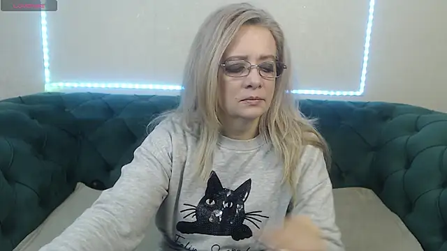 Snapshot of IvanaCharm chatting on February 12, 2025, 4:23 am IvanaCharm online show from February 12, 2025, 4:23 am