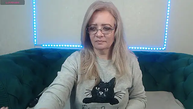 Snapshot of IvanaCharm chatting on February 15, 2025, 4:47 am IvanaCharm online show from February 15, 2025, 4:47 am