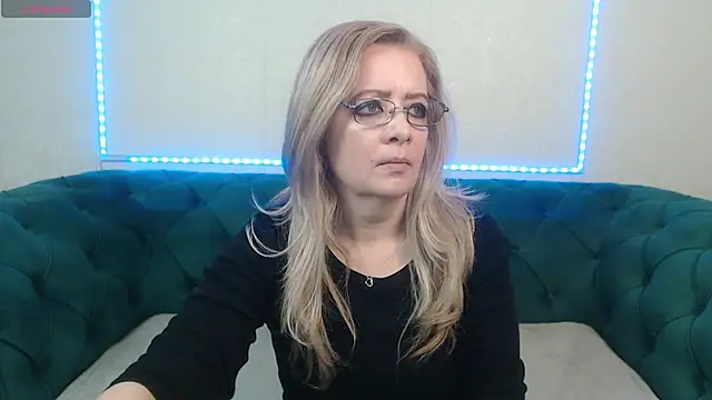 Snapshot of IvanaCharm chatting on March 1, 2025, 4:26 am IvanaCharm online show from March 1, 2025, 4:26 am