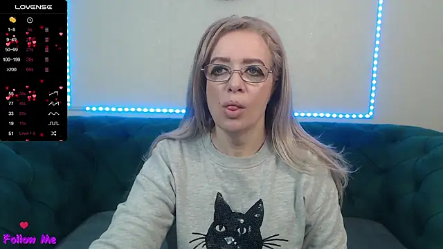 Snapshot of IvanaCharm chatting on March 10, 2025, 4:28 am IvanaCharm online show from March 10, 2025, 4:28 am