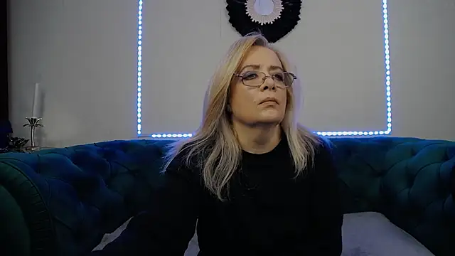 Snapshot of IvanaCharm chatting on November 27, 2025, 4:25 am IvanaCharm online show from November 27, 2025, 4:25 am