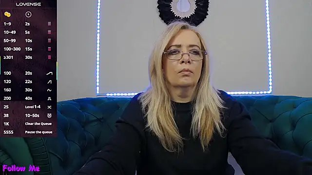 Snapshot of IvanaCharm chatting on November 28, 2025, 4:37 am IvanaCharm online show from November 28, 2025, 4:37 am