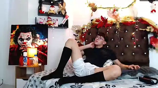 flowers18 online show from December 29, 2024, 8:58 pm