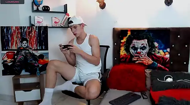 flowers18 online show from February 26, 2025, 10:20 pm