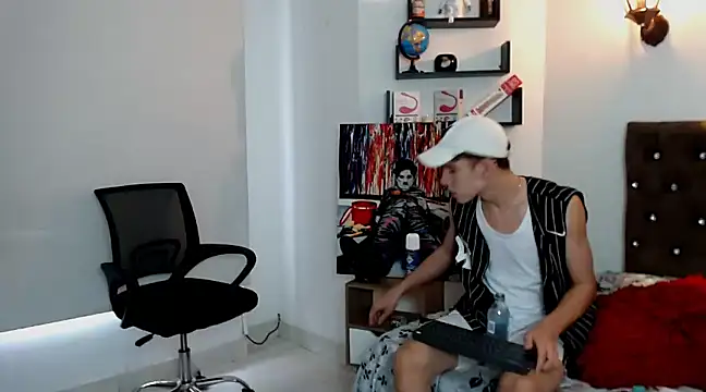 flowers18 online show from March 11, 2025, 9:15 pm