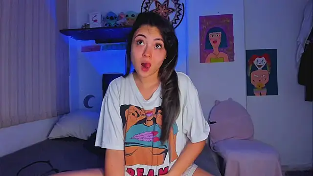 Snapshot of azumi_cutiepie_ chatting on February 15, 2025, 9:37 pm azumi cutiepie online show from February 15, 2025, 9:37 pm