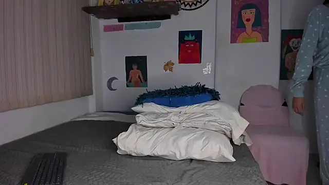 Snapshot of azumi_cutiepie_ chatting on March 6, 2025, 8:37 pm azumi cutiepie online show from March 6, 2025, 8:37 pm