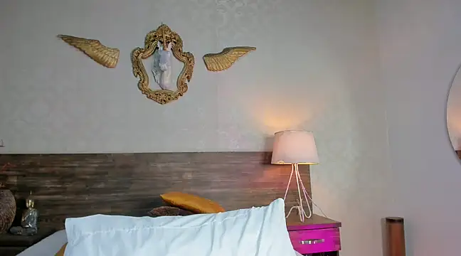 antonhella1 online show from December 17, 2024, 4:11 pm