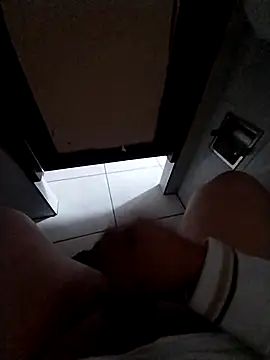 Snapshot of Whiper2024 chatting on November 13, 2025, 8:41 pm Whiper2024 online show from November 13, 2025, 8:41 pm