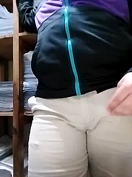 Whiper2024 online show from February 13, 2026, 6:26 pm