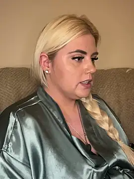 Snapshot of Blondiee3088 chatting on February 27, 2025, 8:31 pm Blondiee3088 online show from February 27, 2025, 8:31 pm