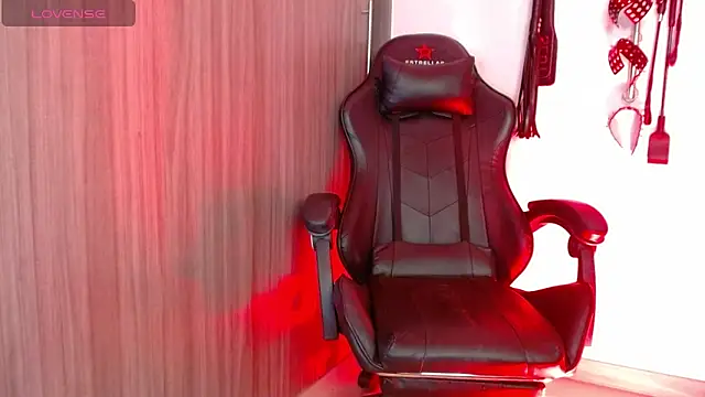 Alisson Beckett online show from January 29, 2025, 10:43 pm