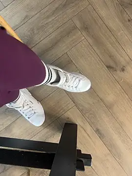 FeetVibe online show from November 4, 2025, 8:02 am