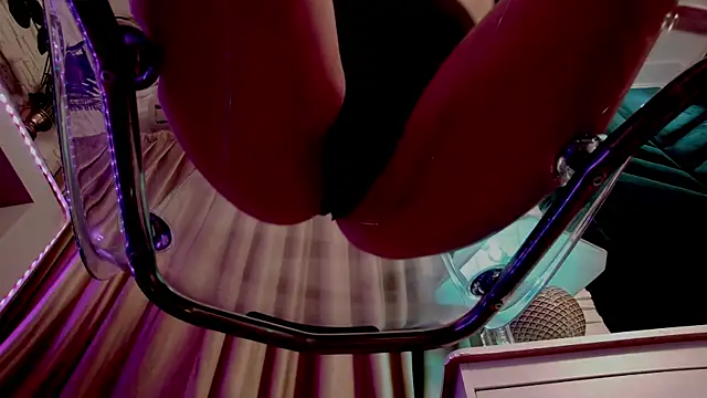 FeetVibe online show from January 6, 2026, 8:18 am