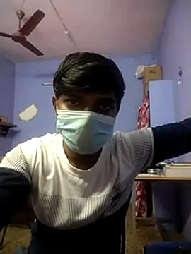 Tamilandteluguboy14 online show from December 18, 2025, 10:54 am