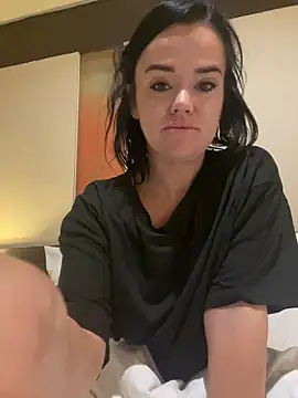 English-Chloe96 online show from November 6, 2025, 5:41 am