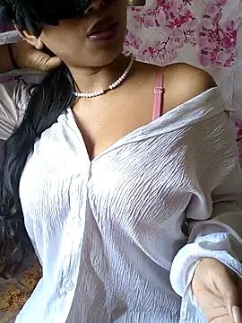 sandy naughty online show from April 10, 2026, 8:41 am