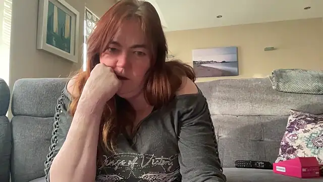 curvy-milf-abbie online show from February 17, 2026, 3:40 pm