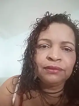 Snapshot of _violetta_- chatting on February 21, 2025, 5:53 pm  violetta - online show from February 21, 2025, 5:53 pm